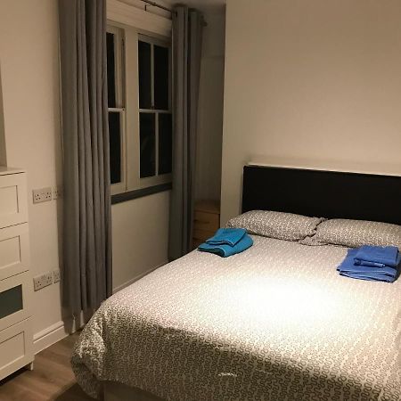 לונדון West Kensington 3 Bedroom Apartment מראה חיצוני תמונה