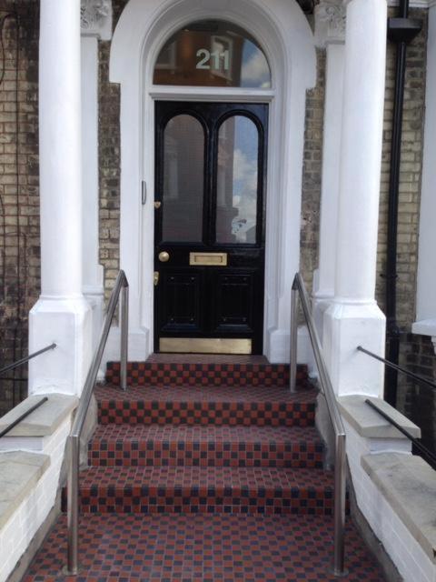 לונדון West Kensington 3 Bedroom Apartment מראה חיצוני תמונה