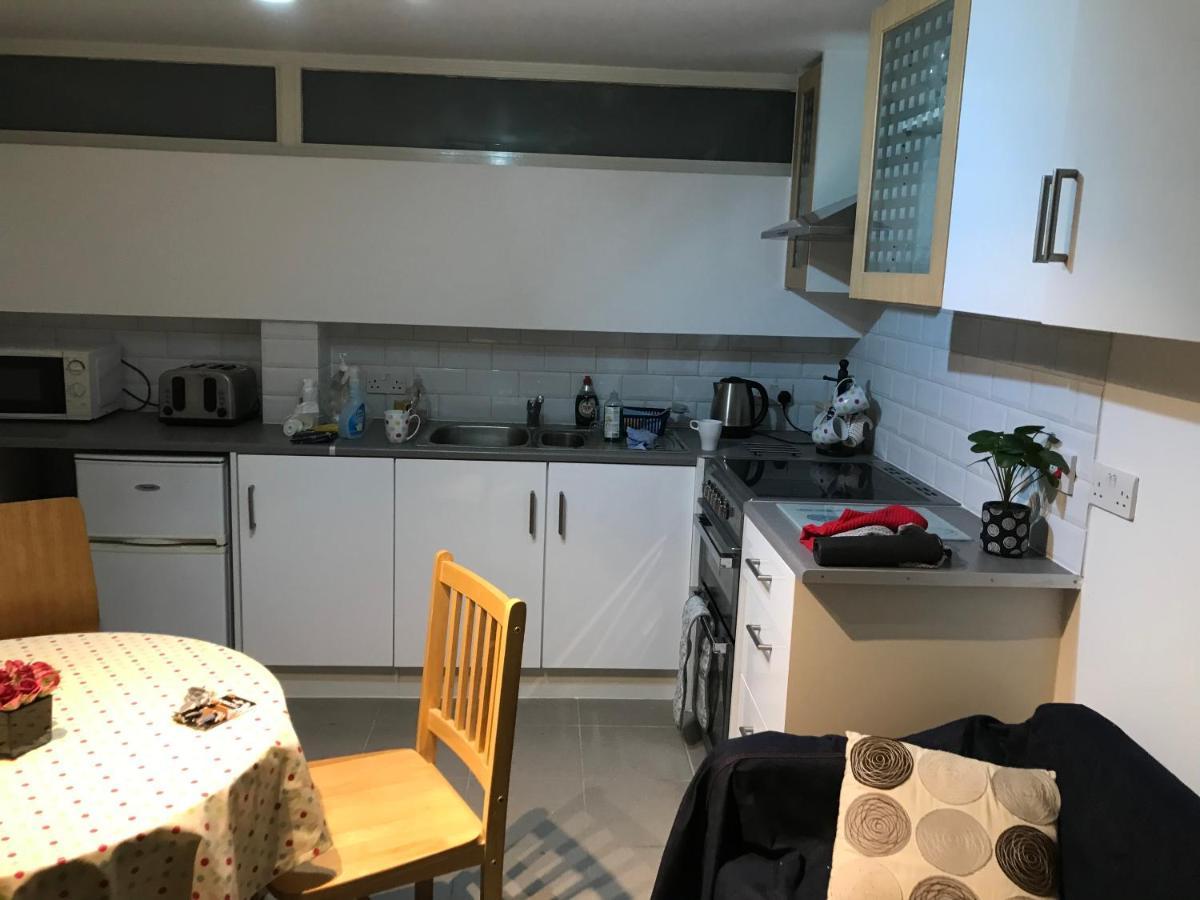 לונדון West Kensington 3 Bedroom Apartment מראה חיצוני תמונה
