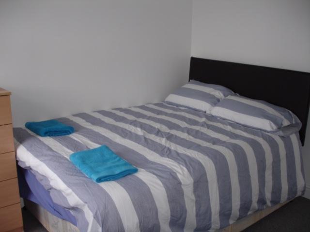 לונדון West Kensington 3 Bedroom Apartment מראה חיצוני תמונה